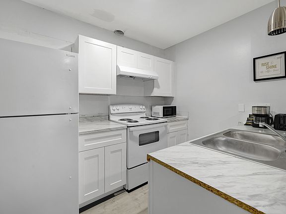 5th image of 5646 Gaston Ave #118