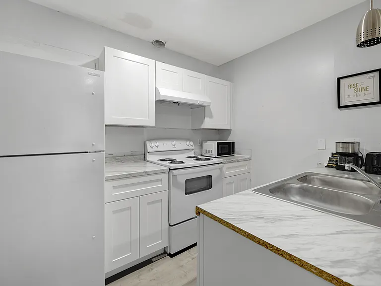 5646 Gaston Ave #118 — Photo 5