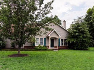 14 Ridge Wood Dr, Hampton, VA 23666