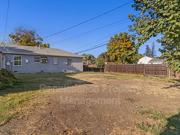 4th image of 2406 Telegraph Ave