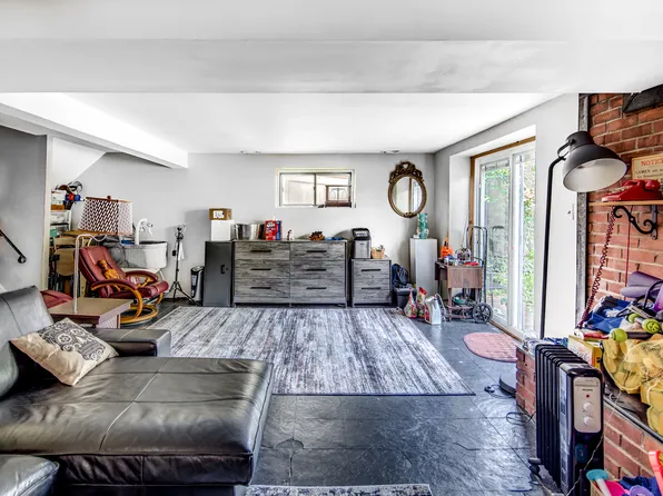 226 Whitman Drive image 14 of 20