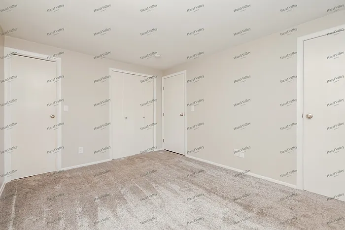 7160 Claybeck Dr — Photo 8