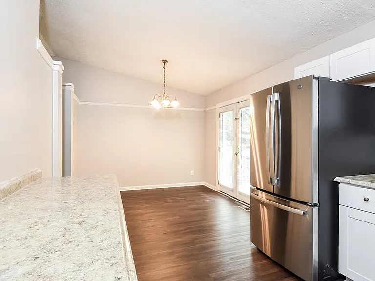 1009 Hicksmil Dr SW — Photo 9