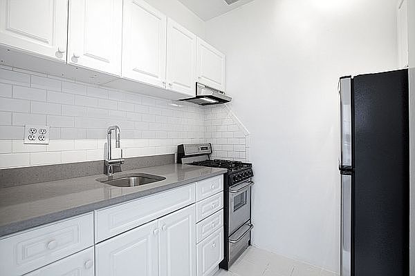1st image of 160 W 71st St Ph F