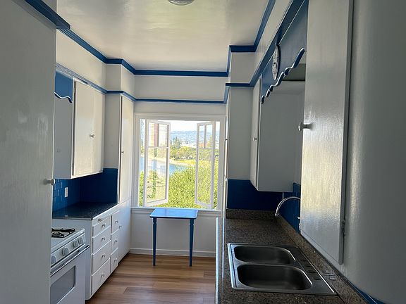 3rd image of 160 17th St APT 303