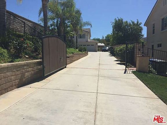 2nd image of 3260 Coastal Oak Dr