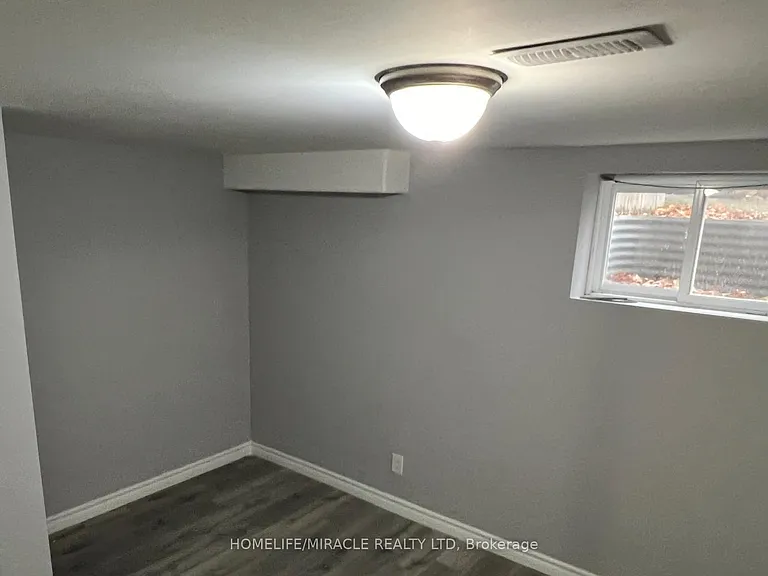 23 Jay Ct #LOWER — Photo 12