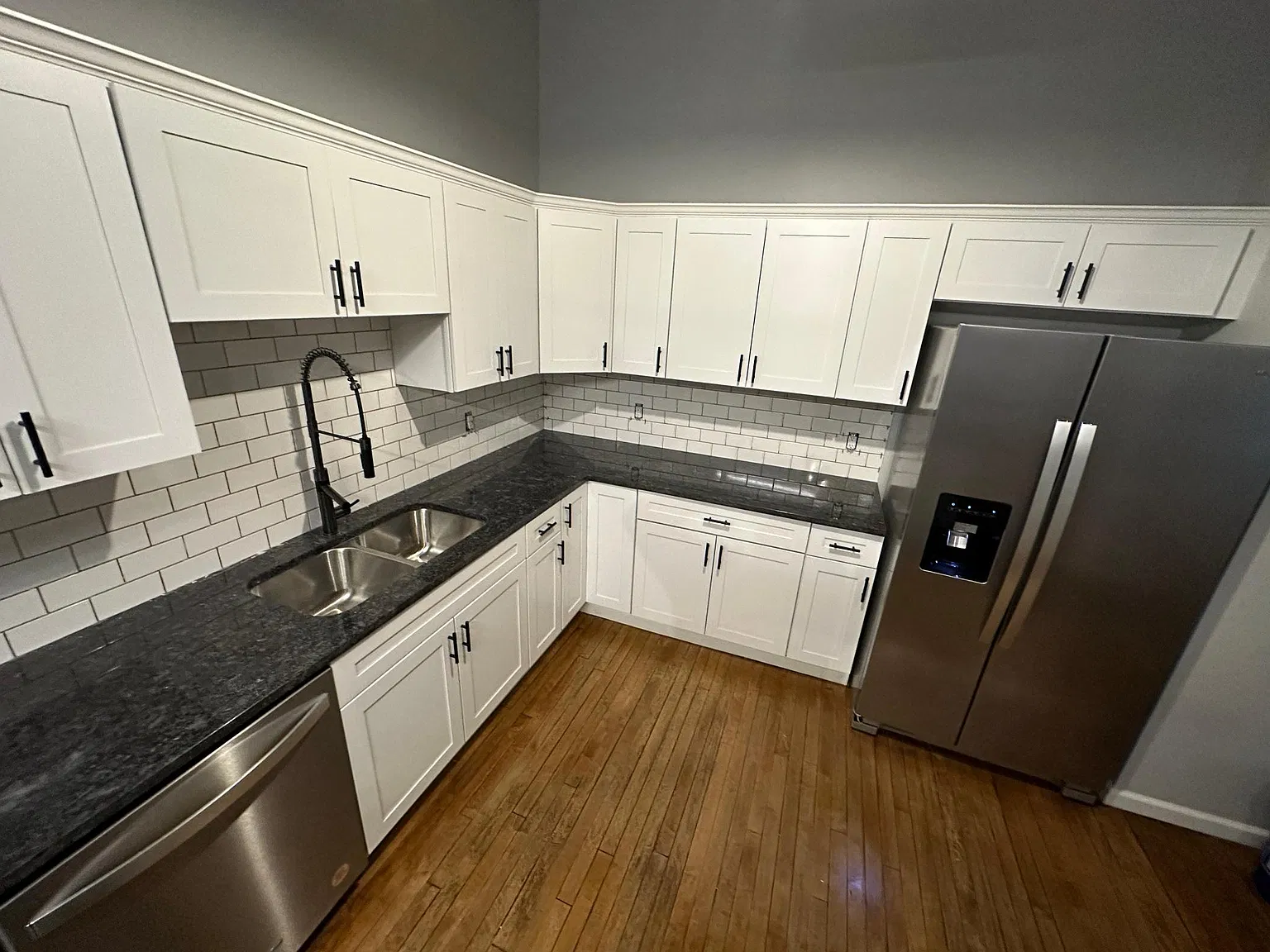 1 bed, 1.5 bath, 990 sqft, $1,095 — Photo 4