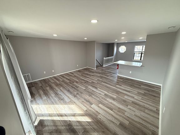 5th image of 3137 Woodlands Dr