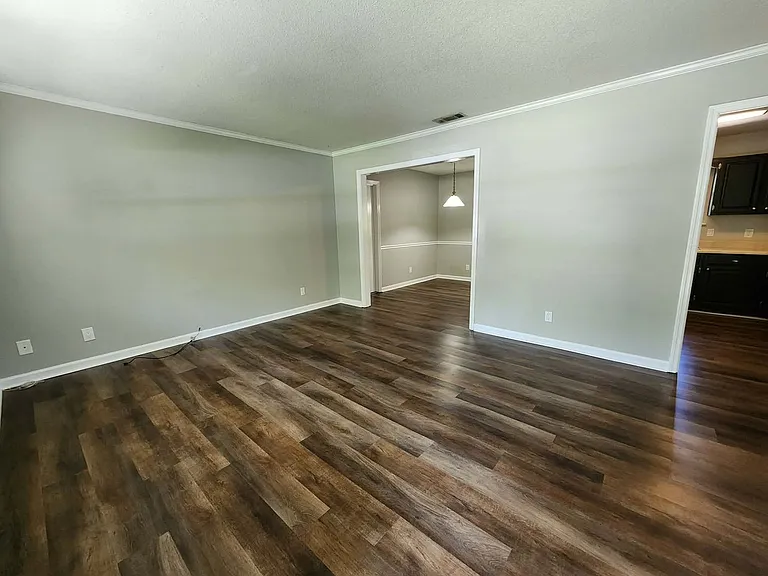 1336 Whitfield Park Dr — Photo 4