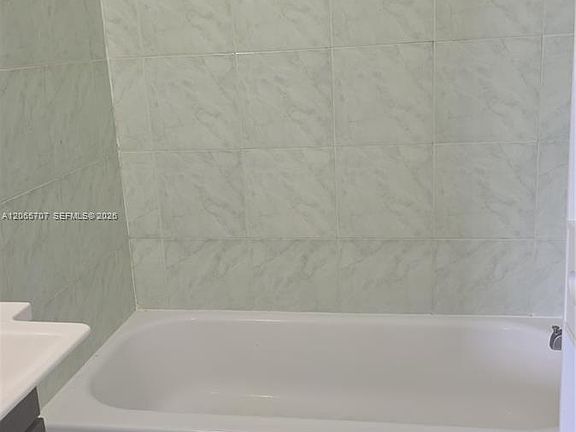 4th image of 359 W 12th St #3