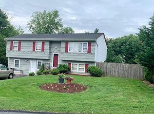 27 Van Nostrand Pl, Nanuet, NY 10954