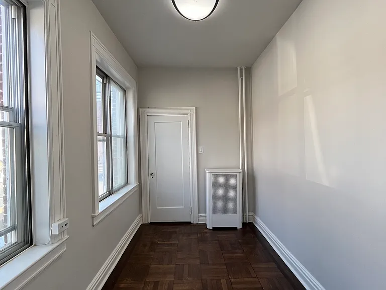 729-731 Avenue C — Photo 13