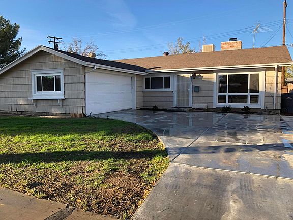 2nd image of 1021 W Holguin St