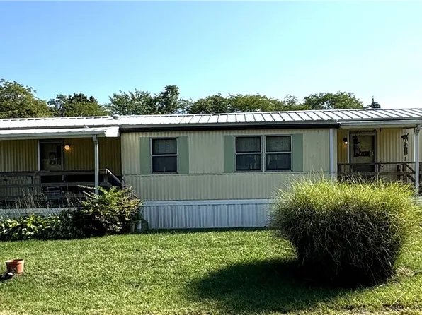 7 Concord Cir, Freedom, PA 15042