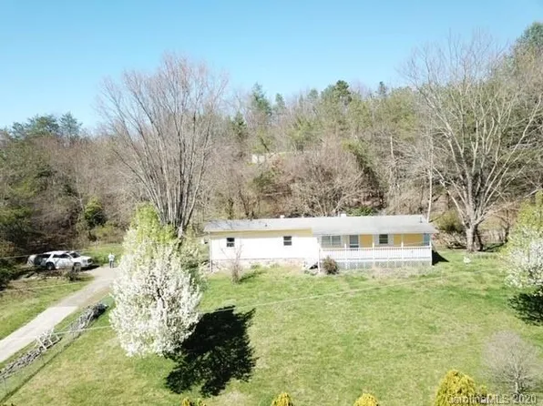 107 Turtle Springs Rd, Canton, NC 28716