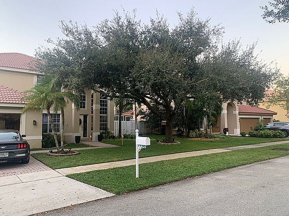 3rd image of 1130 NW 179th Ave
