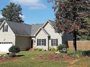 426 Carlyle Rd, Troutman, NC 28166