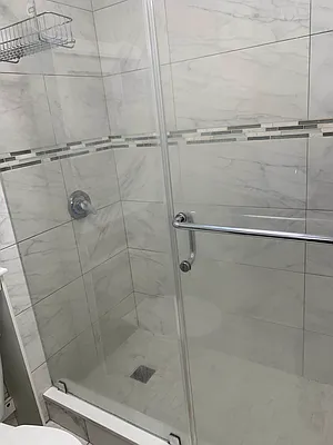 Rented by Halvatzis Realty | media 24