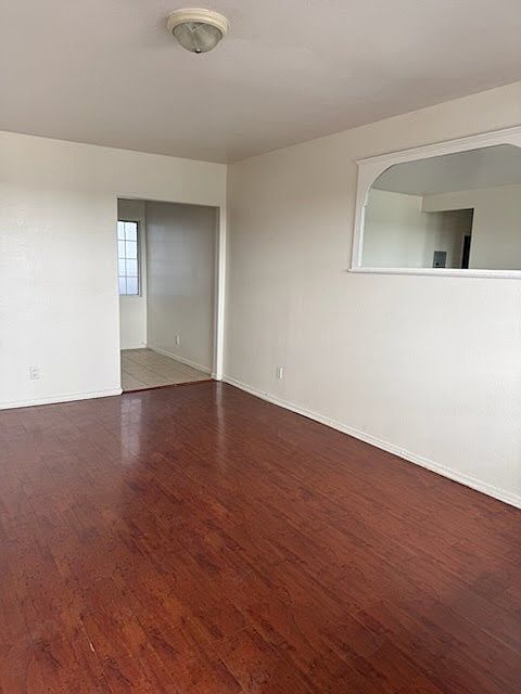 1st image of 934 W 84th St APT 9