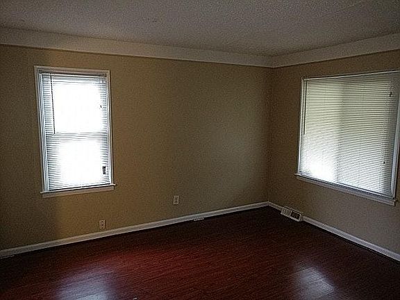 5th image of 24744 Hopkins St