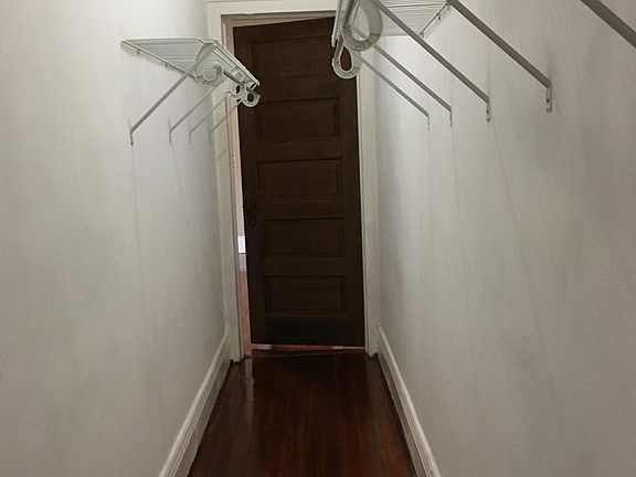 4th image of 861 Roosevelt Pl