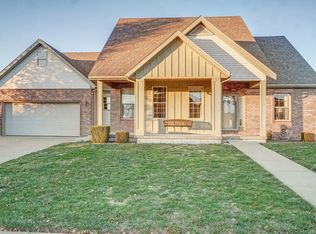 1101 E Cobblestone Dr, Ozark, MO 65721