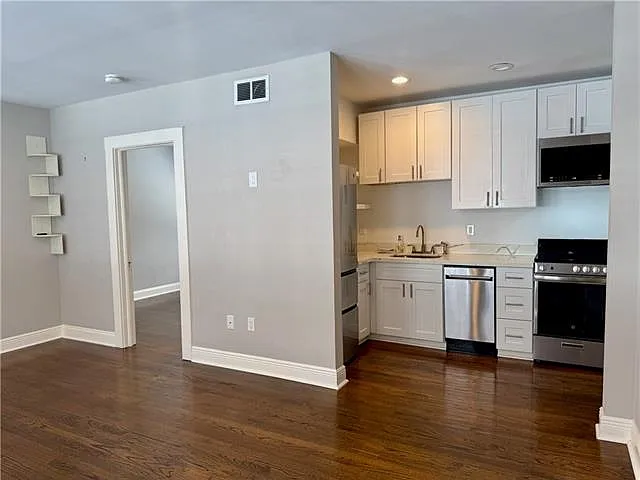 920 S Carrollton Ave — Photo 8
