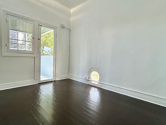 5th image of 2122 Vista Del Mar Ave #26