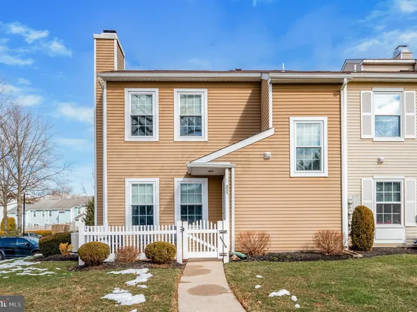 211 Ferris Ln, New Britain, PA 18901