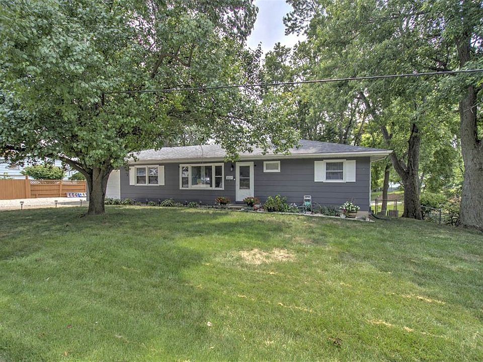 1st image of 3527 E Eugene Dr