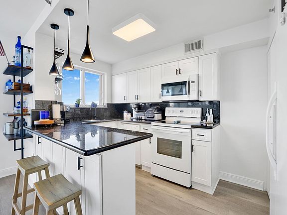 3rd image of 2457 Collins Ave APT 903