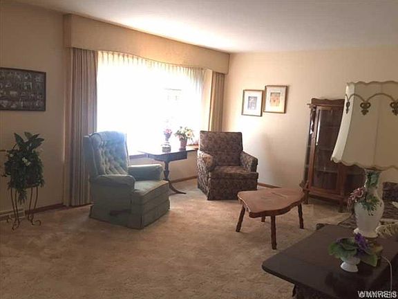 5th image of 218 Donna Lea Blvd