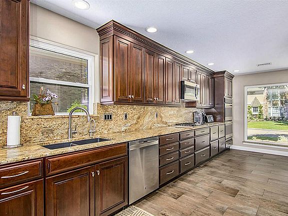5th image of 5218 Manor Glen Dr