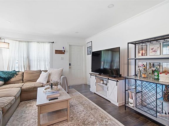 4th image of 5552 Crissman Dr N
