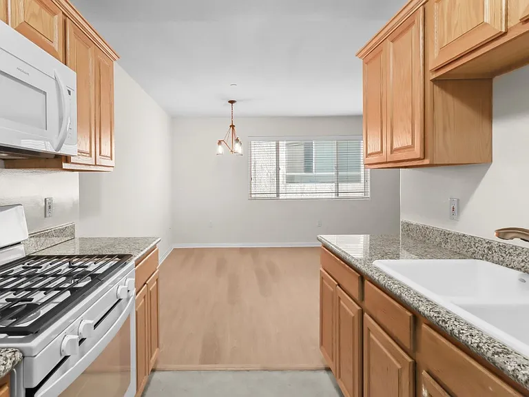 4262 Lindblade Dr #240 — Photo 14