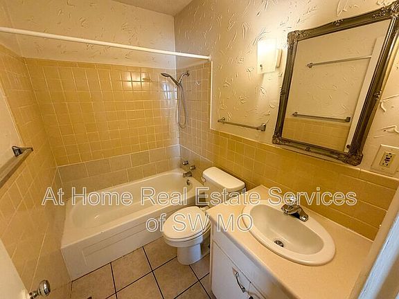 5th image of 606 W Montclair St
