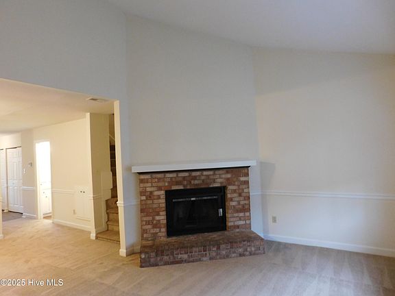3rd image of 1509 College Way