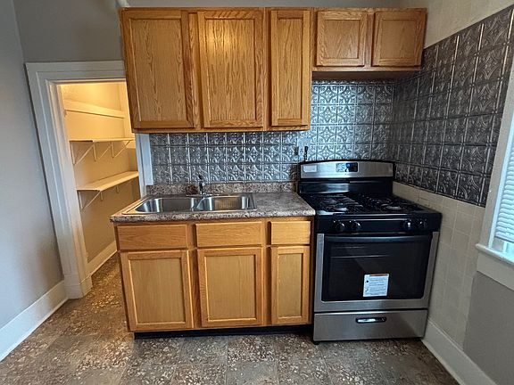 2nd image of 201 W Bradley Ave APT 2