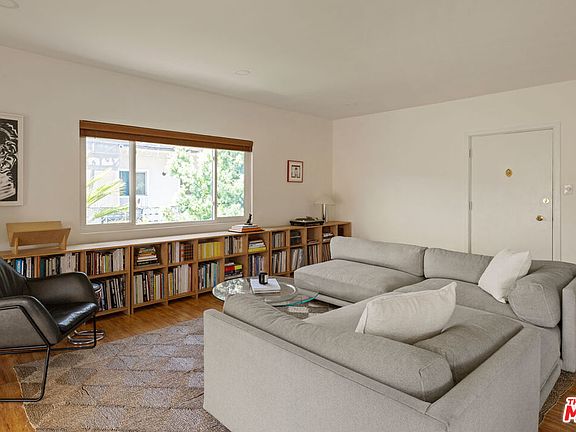 5th image of 1600 N Hobart Blvd APT 15