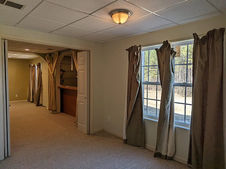 705 Dover Ct — Photo 35