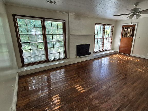 3rd image of 251 Newton Pkwy