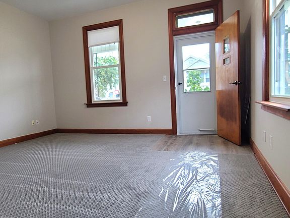 5th image of 3313 Grace Ave