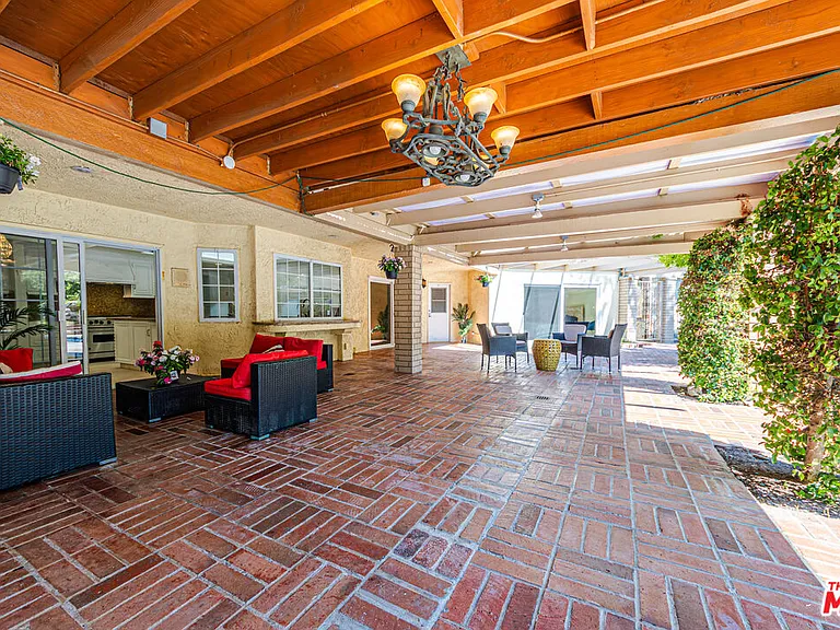 18022 Lake Encino Dr — Photo 29