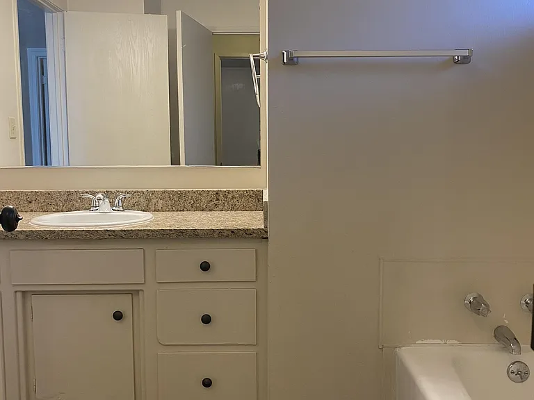 3018 Delta Ave — Photo 9