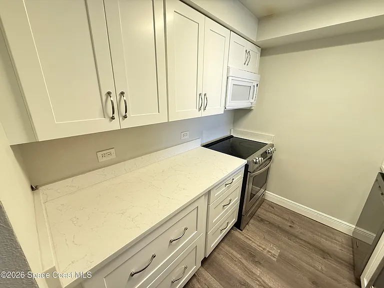 7101 Ridgewood Ave #209 — Photo 5