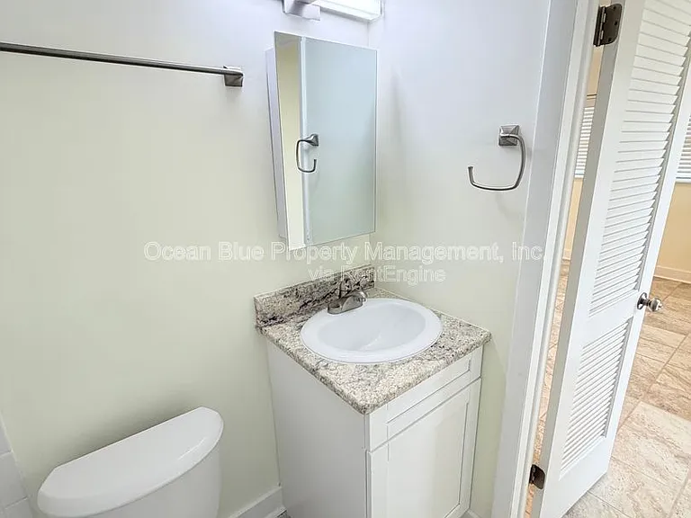 206 Bates Ave #E — Photo 13