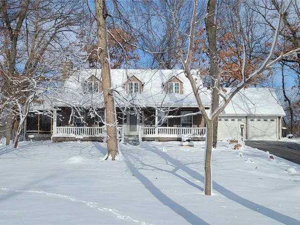 1801 Ridgeview Ct, Cedar Rapids, IA 52403