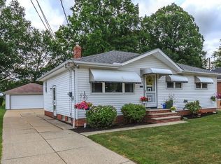 677 E 300th St, Willowick, OH 44095