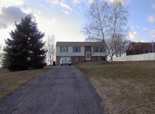 13 Beattys Tollgate Rd, Marietta, PA 17547